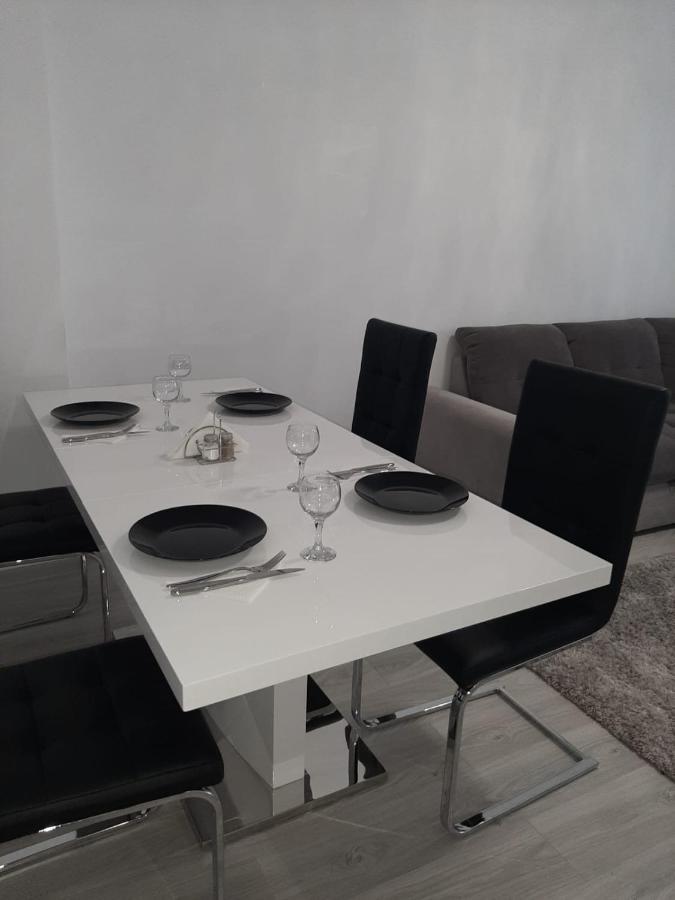 Luxury Daniel Apartament Residence Militari Roşu Esterno foto