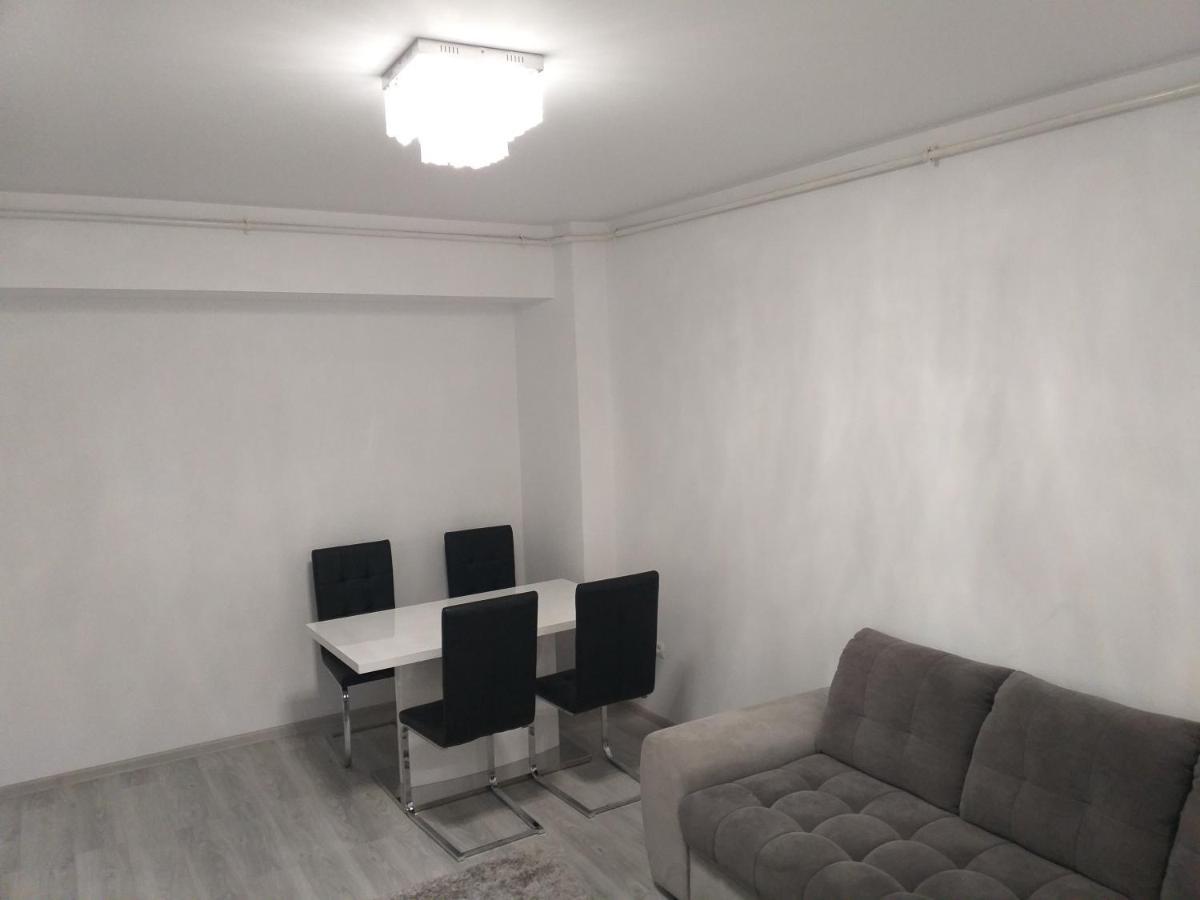 Luxury Daniel Apartament Residence Militari Roşu Esterno foto