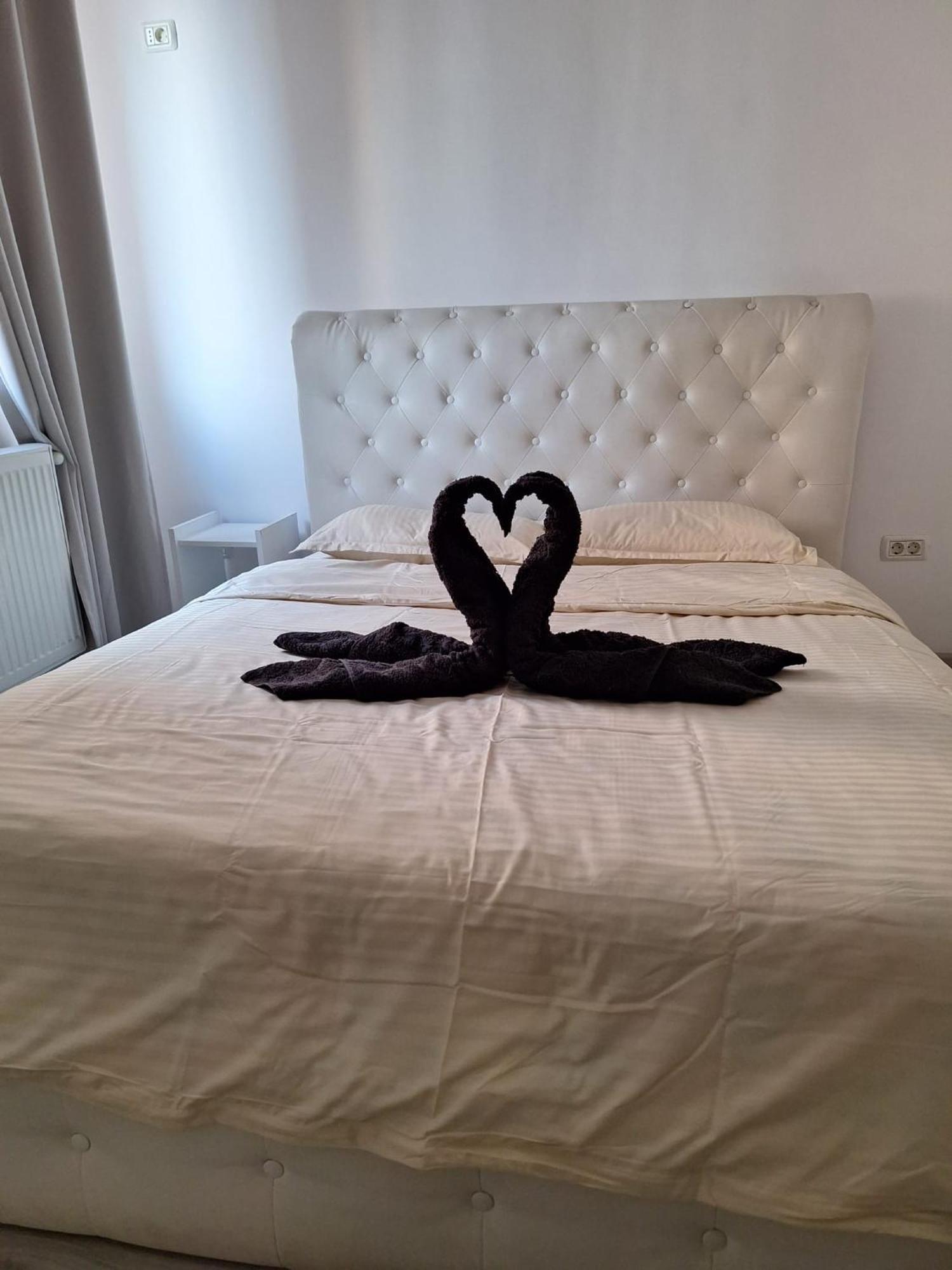 Luxury Daniel Apartament Residence Militari Roşu Esterno foto
