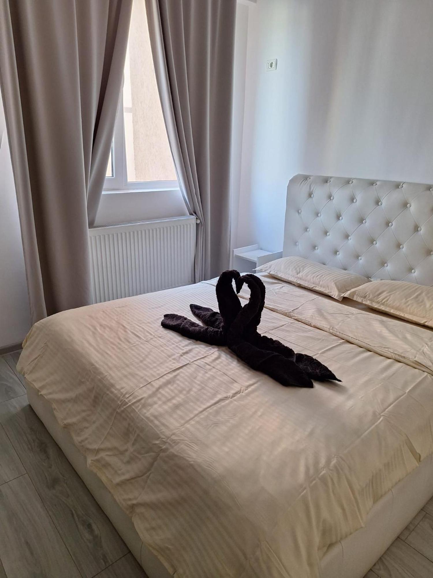 Luxury Daniel Apartament Residence Militari Roşu Esterno foto