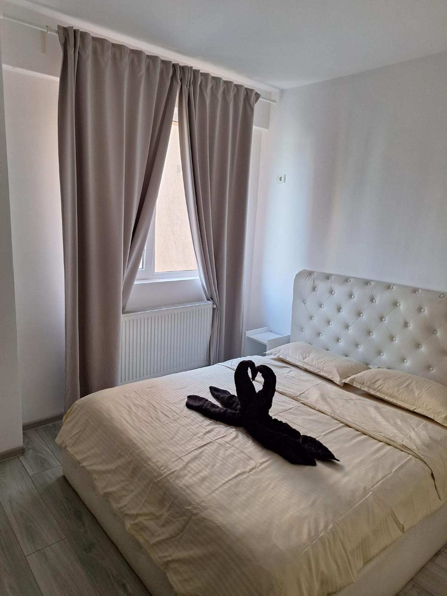 Luxury Daniel Apartament Residence Militari Roşu Esterno foto
